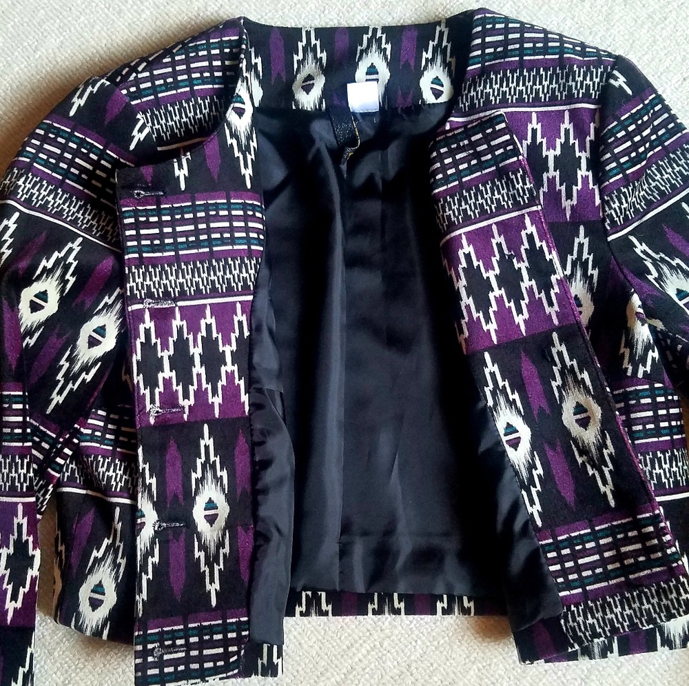Cropped Aztec Pattern Jacket - Picture 3 of 4